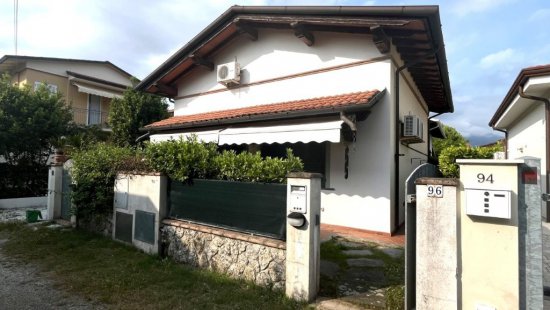 Casa bifamiliare in venditaPietrasanta - Marina Di Pietrasanta - Tonfano