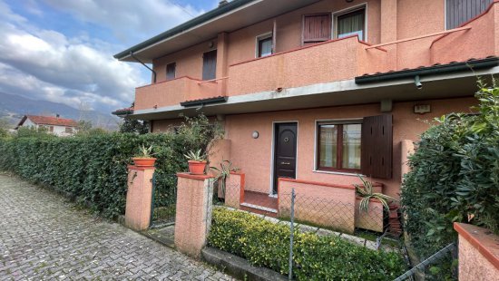 Casa trifamiliare in venditaMontignoso - Cinquale