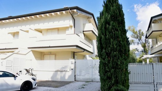 Appartamento in venditaMontignoso