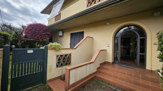 Villetta a schiera in venditaMassa - Marina Di Massa